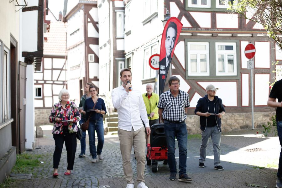 Felix Döring auf Bollerwagenour