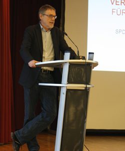 Gerhard Merz auf dem Stadtverbandspartei der Gießener SPD, Nov. 09.